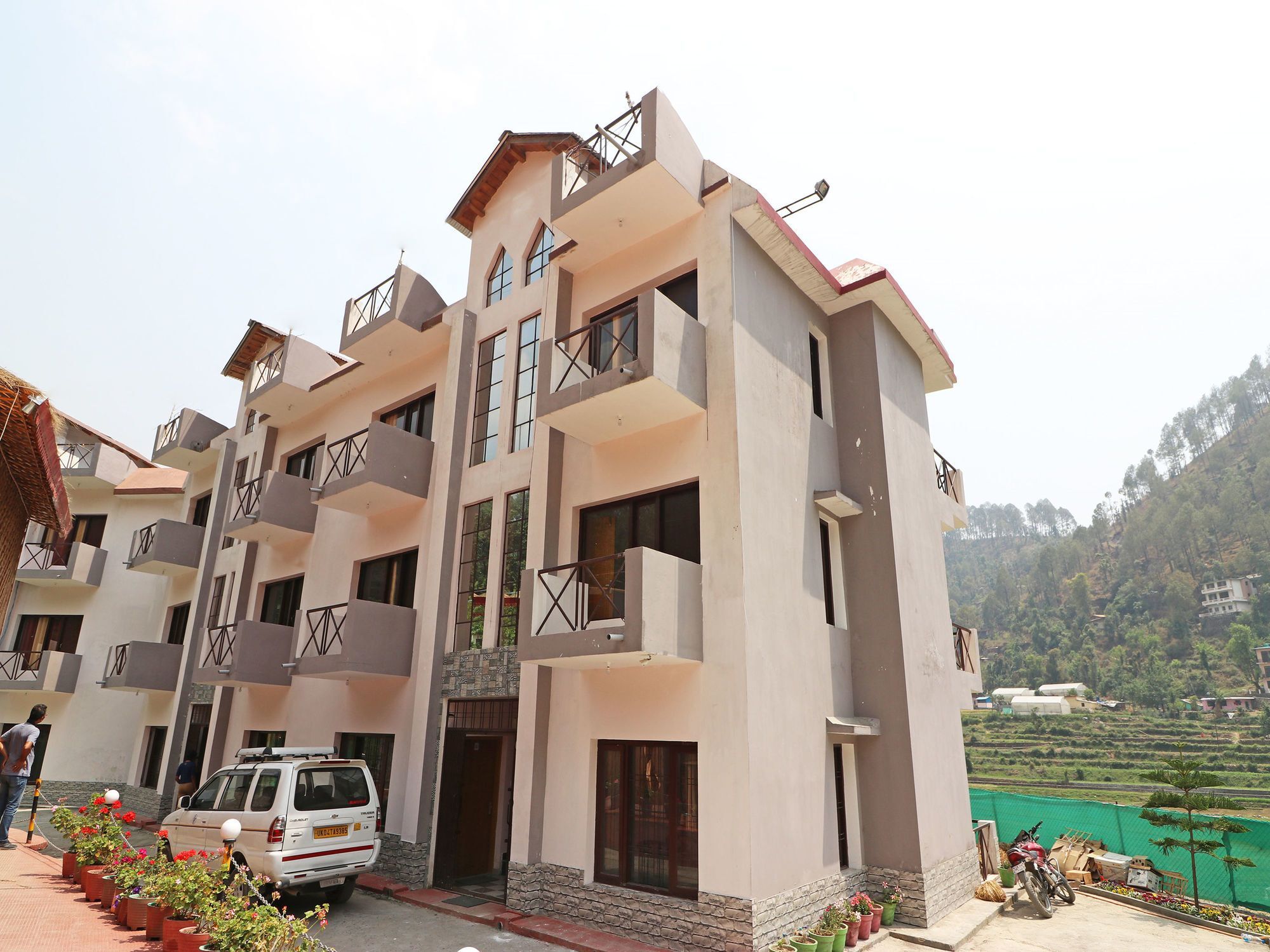 Oyo 13756 Damyanty Residency & Resort Nainital Exterior foto